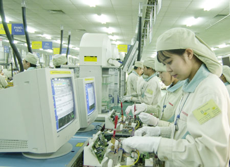 Công nghiệp hỗ trợ: Hết bỏ rơi, lại tranh nhau làm